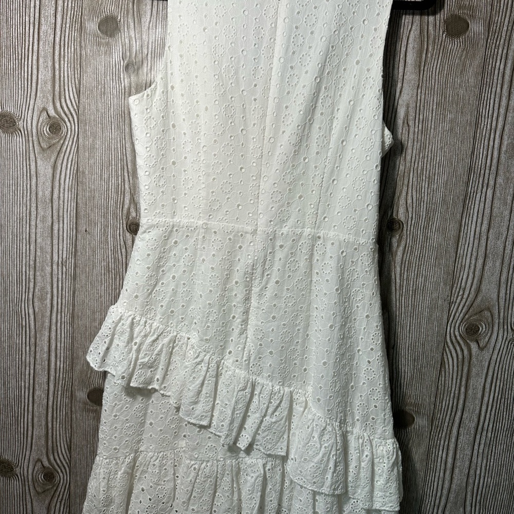 BCBGMAXAZRIA White Eyelet V Neck Crochet Wrap Dress Sz 6 $248 - Picture 8 of 8
